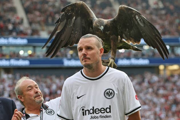 Alex Meier and Attila the Eintracht mascot , Farewell match Alex Meier soccer god, Thanks a Lot, soccer god, farewell match, AMFG14, 31 08 2022, Eintracht Frankfurt