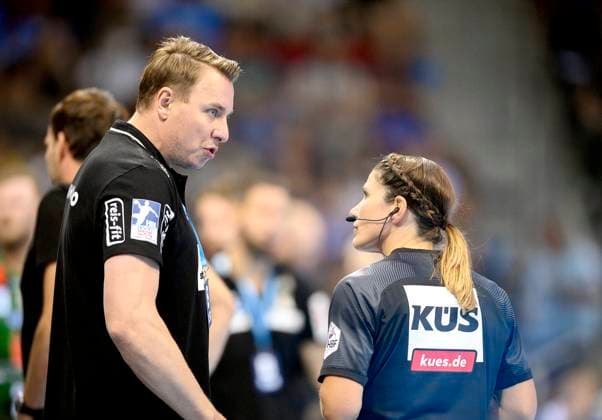 Referee Tanja KUTTLER r talking with coach Filip JICHA KI Referee, Handball Super Cup 2022, SC Magdeburg MD THW Kiel KI 33 36, on 31 08 2022 in Duesseldorf Germany Â