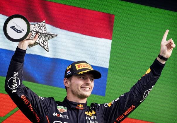 ZANDVOORT Max Verstappen Oracle Red Bull Racing on the podium after winning the F1 Grand Prix of the Netherlands at Circuit Zandvoort on September 4, 2022 in Zandvoort, Netherlands KOEN VAN WEEL F1 Grand Prix of The Netherlands 2022 xVIxANPxSportx xxANPxIVx 454049003 originalFilename: 454049003.jpg