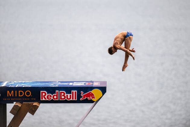 Red Bull Cliff Diving Sisikon 10 09 2022 Matthew Cooper USA Red Bull Cliff Diving Sisikon, Switzerland, on Saturday, 10 September 2022 Copyright: xBEAUTIFULxSPORTS TobiasxLacknerx