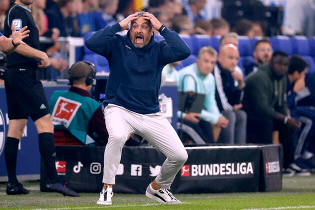 REIS Thomas Trainer Team VfL Bochum DFL Bundesliga Saison 2022 2023 Spiel FC Schalke 04 VfL Bochum 3 1 am 10 09 2022 in Gelsenkirchen DFL REGULATIONS PROHIBIT ANY USE OF PHOTOGRAPHS as IMAGE SEQUENCES and or QUASI VIDEO Copyright: xLacixPerenyix