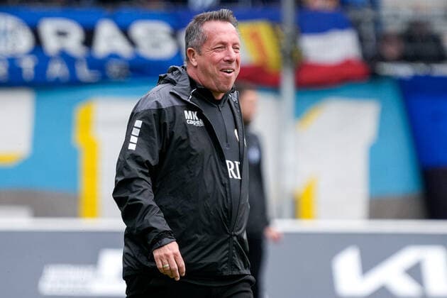 Markus Kauczinski coach, head coach, SVWW , single image, single photo, action, joy, happy, glad, friendly, cheerful, happy, beaming, optimistic, 17 09 2022, Mannheim Germany , Soccer, 3 Liga, SV Waldhof Mannheim SV Wehen Wiesbaden, DFB DFL REGULATIONS PROHIBIT ANY USE OF PHOTOGRAPHS AS IMAGE SEQUENCES AND OR QUASI VIDEO xozx