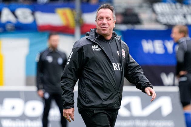 Markus Kauczinski coach, head coach, SVWW , single image, single photo, action, joy, happy, glad, friendly, cheerful, happy, beaming, optimistic, 17 09 2022, Mannheim Germany , Soccer, 3 Liga, SV Waldhof Mannheim SV Wehen Wiesbaden, DFB DFL REGULATIONS PROHIBIT ANY USE OF PHOTOGRAPHS AS IMAGE SEQUENCES AND OR QUASI VIDEO xozx