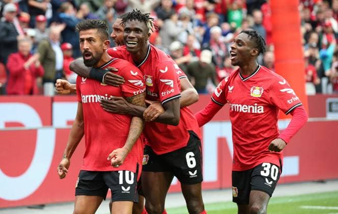 17 09 2022 Football GER Season 2022 2023 1 Bundesliga 7 Matchday Bayer 04 Leverkusen SV Werder Bremen Cheering Bayer Goalscorer Kerem Demirbay 10 B04 and Odilon Kossounou 6 B04 and Jeremie Frimpong 30 B04 DFL REGULATES PROHIBIT ANY USE OF PHOTOGRAPHS AS IMAGE SEQENCES AND OR QUASI VIDEO 1 Football Bundesliga 17 09 2022 Football GER Season 2022 2023 1 Bundesliga 7 Matchday Bayer 04 Leverkusen SV Werder Bremen