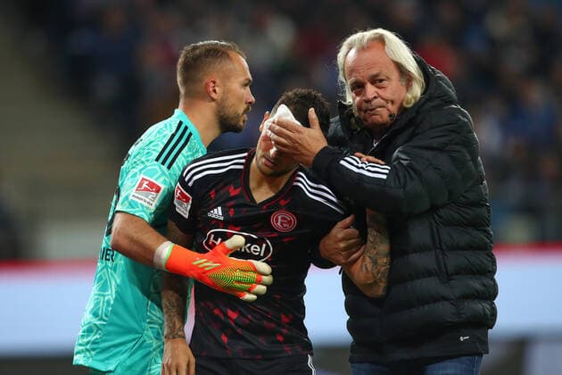 17 09 2022, xtgx, football 2 Bundesliga, Hamburger SV Fortuna Duesseldorf emspor, v l Matthias Zimmermann Duesseldorf, 25 injured, injury DFL DFB REGULATES PROHIBIT ANY USE OF PHOTOGRAPHS as IMAGE SEQUENCES and or QUASI VIDEO Hamburg