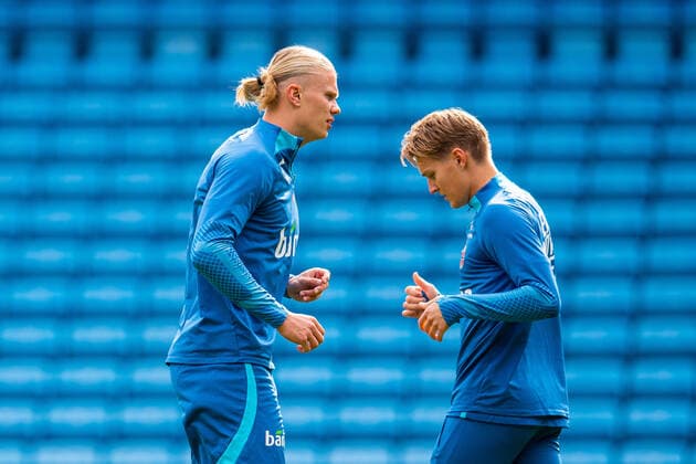 220922 Erling Braut Haaland and Martin odegaard of the Norwegian national football team during a training session on September 22, 2022 in Oslo Photo Vegard Grot BILDBYRAN code VG VG0351 bbeng fotball football football nations league norge norway training training training, Copyright: VEGARDxGRoTT BB220922VG001