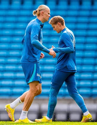 220922 Erling Braut Haaland and Martin odegaard of the Norwegian national football team during a training session on September 22, 2022 in Oslo Photo Vegard Grot BILDBYRAN code VG VG0351 bbeng fotball football football nations league norge norway training training training, Copyright: VEGARDxGRoTT BB220922VG070