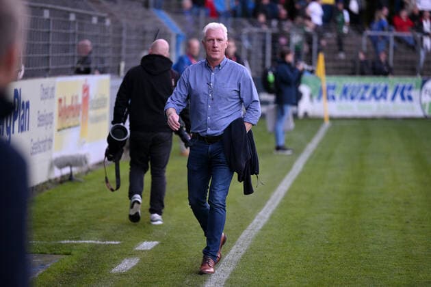 Rob Reekers sports manager FC Gütersloh 22 09 2022, football GER, season 2022 2023, test match, FC Gütersloh FC Schalke 04 0 3 Gütersloh Ohlendorf Stadion im Heidewald Nordrhein Westfalen Germany Team2
