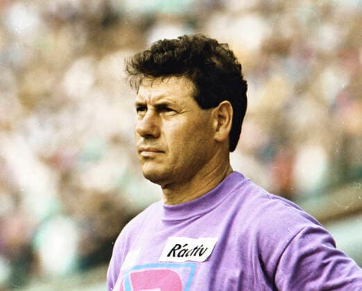 From 2 BL season 1992 93 Hannover 96 VfL Wolfsburg 3 1 on 27 07 2992 In photo Han96 coach Eberhard Vogel