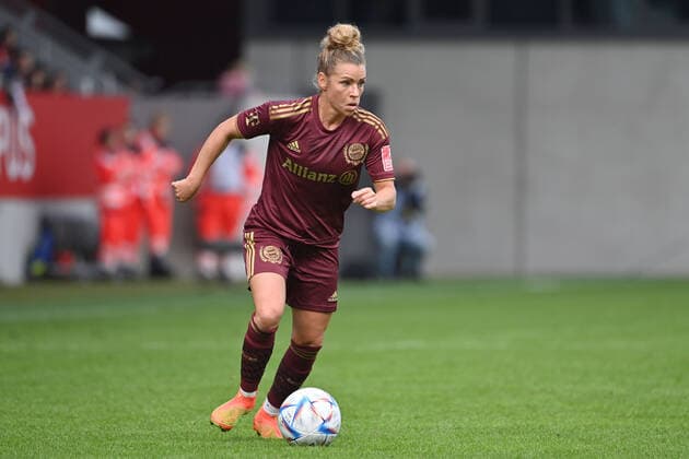 Linda DALLMANN FCB , action,single action,single picture,crop,full body shot,whole figure football Flyeralarm Bundesliga women season 2022 2023, 1 matchday, Spieltag01, FC Bayern Muenchen SV Werder Bremen 3 0, on 25 09 2022, FC Bayern Campus