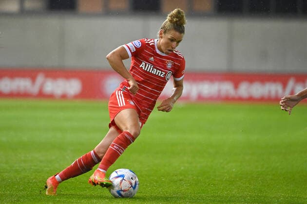 Linda DALLMANN FCB action,single action,single image,crop,full body shot,whole figure football UEFA Champions League women,2022 2023 season,FC Bayern Muenchen Real Sociedad 3 1 on 29 09 2022,FC Bayern Campus