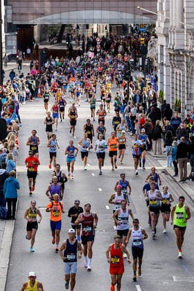 October 2, 2022, London, United Kingdom: Participants of TCS 2022 London Marathon run through central London. Nearly 42 thousand runners participated in the 2022 competition. London United Kingdom - ZUMAs197 20221002_zaa_s197_236 Copyright: xDominikaxZarzyckax