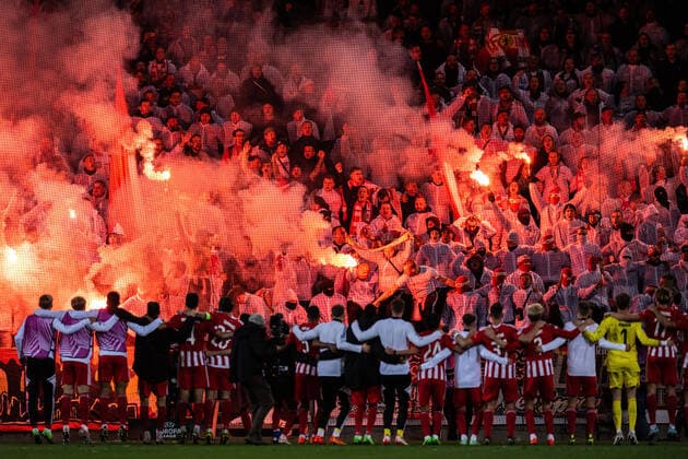 221006 Players of Union Berlin celebrate with supporters in the stands after the UEFA Europa League match between Malmö FF and Union Berlin on October 6, 2022 in Malmö Photo Petter Arvidson BILDBYRAN code PA PA0409 football football soccer fotball uefa europa league malmö ff union berlin bbeng jubel public pyrotechnics,  Copyright: PETTERxARVIDSON BB221006PA158