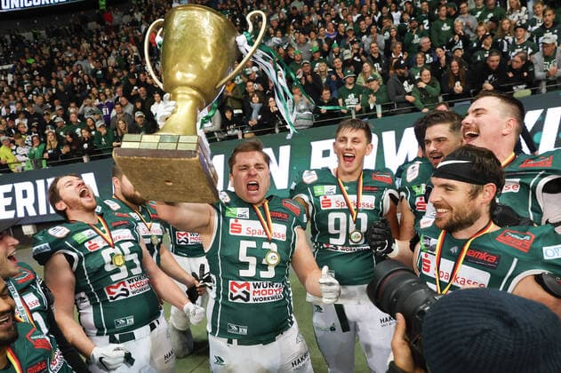 Potsdam Royals Schwäbisch Hall Unicorns, German Bowl XLIII Hagen Krauß Unicorns, 53 stems the German Bowl, boundless jubilation of the Unicorns Final of the erima GFL between the Potsdam Royals and Schwäbisch Hall Unicorns on 8 October 2022 at Deutsche Bank Park in Frankfurt am Main , Frankfurt am Main Hesse Germany Deutsche Bank Park