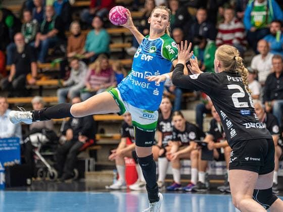 Paulina Uscinowicz Frisch Auf women, 78 throws from the back, Frisch Auf Goeppingen vs BSV Sachsen Zwickau, handball, women, DHB Cup, 14 10 2022 EIBNER Michael Schmidt Frisch Auf Goeppingen vs BSV Sachsen Zwickau, handball, women, DHB Cup, 14 10 2022 Goeppingen Copyright: xEIBNER MichaelxSchmidtx EP_MST