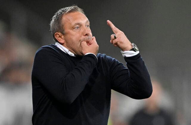 Coach Coach Andre Breitenreiter TSG 1899 Hoffenheim on the sidelines gesture gesture ATTENTION DFB Pokal TSG 1899 Hoffenheim vs FC Schalke S04 Second Round 18 10 2022 DFL REGULATES PROHIBIT ANY USE OF PHOTOGRAPHS AS IMAGE SEQUENCES AND OR QUASI VIDEO DFB Pokal TSG 1899 Hoffenheim vs FC Schalke S04