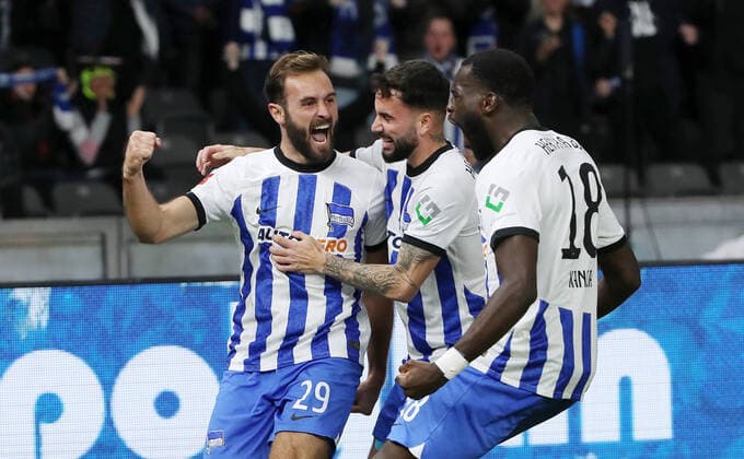 Lucas Tousart jubilant, Marco Richter, Wilfried Kanga joy emotion jubilation after 1 0 sports football soccer DFL Bundesliga men 11 matchday season 2022 2023 23 10 2022 Hertha BSC Berlin vs FC Schalke 04 S04