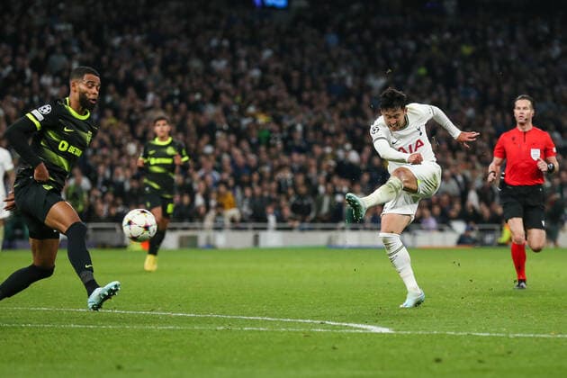 October 26, 2022, London, England, United Kingdom: Son Heung-Min 7 of Tottenham Hotspur shoots on goal during the UEFA Champions League match Tottenham Hotspur vs Sporting Lisbon at Tottenham Hotspur Stadium, London, United Kingdom, 26th October 2022. London United Kingdom - ZUMAn307 20221026_zsa_n307_182 Copyright: xArronxGent NewsxImagesx