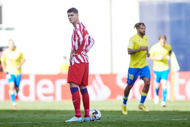 October 29, 2022, CADIZ, CADIZ, SPAIN: Alvaro Morata of Atletico de Madrid laments the goal scored by Theo Bongonda of Cadiz during the spanish league, La Liga Santander, football match played between Cadiz CF and Atletico de Madrid at Nuevo Mirandilla stadium October 29, 2022, in Cadiz, Spain. CADIZ SPAIN - ZUMAa181 20221029_zaa_a181_011 Copyright: xJoaquinxCorcherox