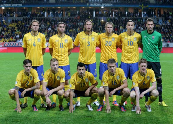 MALMÖ 2012 09 11 The Swedish national football team before Tuesdays World Cup qualifying football match between Sweden and Kazakhstan at Swedbank stadion in Malmö Top row from left Andreas Granqvist, Johan Elmander, Jonas Olsson, Ola Toivonen, Zlatan Ibrahimovic, Andreas Isaksson Front row Mikael Lustig, Sebastian Larsson, Behrang Safari, Pontus Wernbloom, Rasmus Elm MALMÖ SVERIGE football  x10600x Copyright: xAndreasxHillergrenx xTTx VM-KVAL 2012 SVE-KAZ