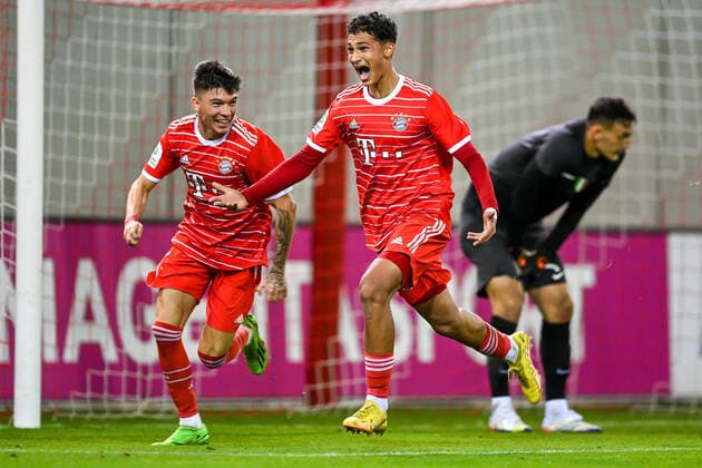 v li Barry Hepburn FC Bayern, 11 Yousef Qashi FC Bayern, 17 with goal celebration, cheering, goal celebration, celebrate the goal, goal, celebration, cheering about the goal to 2 0 by Yousef Qashi FC Bayern, 17 , optimistic, action, action, Nikolaos Botis Goalkeeper, Inter Milan, 1 looking disappointed, disappointment, frustration, disappointed, pessimistic, 01 11 2022, Munich Germany , Football, UEFA Youth League , FC Bayern München U19 FC Internazionale Milano U19 xslx