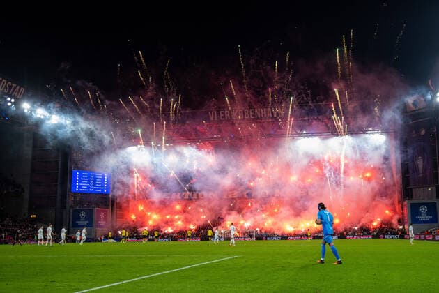 Pyroshow of Ultras Section 12 with Bengalos and rockets, DEN, FC Copenhagen vs Borussia Dortmund, UEFA Champions League, Matchday 6 Group G, Season 2022 2023, 02 11 2022 DFB DFL regulations prohibit any use of photographs as image sequences and or quasi video DEN, FC Copenhagen vs Borussia Dortmund, UEFA Champions League, Matchday 6 Group G, Season 2022 2023, 02 11 2022 Copenhagen Copyright: xEibner Memmlerx EP_MMR