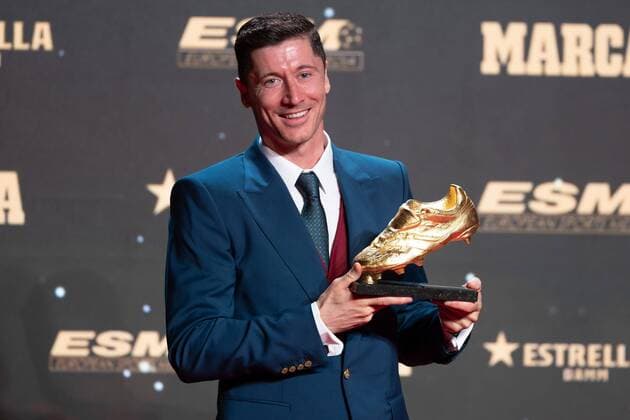Robert Lewandowski receives the Golden Boot as European top scorer for the 2021 2022 season at the Old Damm Factory in Barcelona, 09 November 2022 900 Cordon Press  900 CordonxPress LOF - Robert Lewandowski receives the Golden Boot