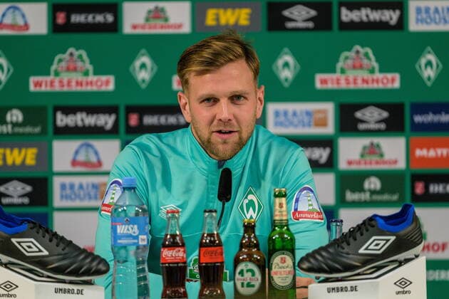 GER, 1 FBL, Werder Bremen 10 11 2022, press conference room, Bremen, GER, 1 FBL, Werder Bremen mixed zone sitting at podium in media room during a mixed zone Niclas Füllkrug Fuellkrug Werder Bremen 11 on his nomination to the 2022 World Cup in Qatar. nordphotoxGmbHxx xKokenge nph00001