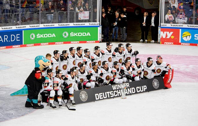 Award ceremony, winner team GER with the cup, team, Germany GER Slovakia SVK , on 13 11 2021 Ice Hockey Germany Cup from 10 11 13 11 2022 in Krefeld Germany Â