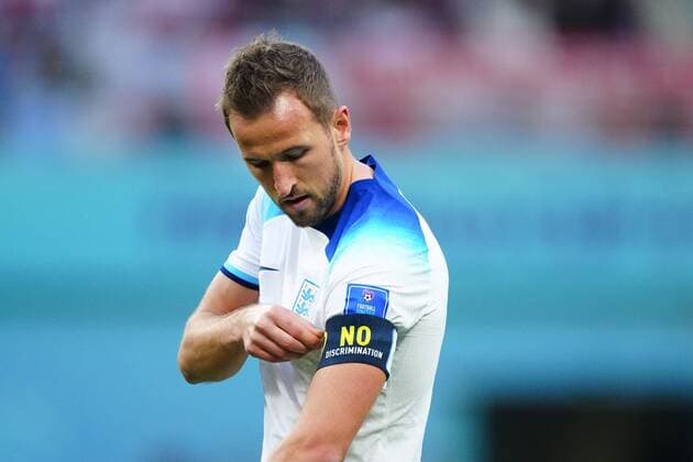 IMAGO Iconic Moments, Fußball Bilder des Jahres, Sport 11 November Sport Themen der Woche KW47 Sport Bilder des Tages Mandatory Credit: Photo by Javier Garcia Shutterstock (13626340bc) Harry Kane of England wearing the captain s armband England v Iran, FIFA World Cup, WM, Weltmeisterschaft, Fussball 2022, Group B, Football, Khalifa International Stadium, Ar-Rayyan, Qatar - 21 Nov 2022 Editorial Use Only England v Iran, FIFA World Cup 2022, Group B, Football, Khalifa International Stadium, Ar-Rayyan, Qatar - 21 Nov 2022 Editorial Use Only Copyright: xJavierxGarcia Shutterstockx 13626340bc