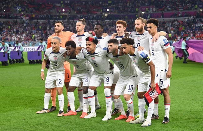 Football, Men, 2022 23 season, World Cup in Qatar, Group B 1 matchday , USA Wales at Ahmed bin Ali Stadium in Ar Rayyan, back row v l goalkeeper Matt Turner USA , Walker Zimmerman USA , Timothy Weah USA , Josh Sargent USA , Tim Ream USA , Antonee Robinson USA , front row v l Sergino Dest USA , Yunus Musah USA , Weston McKennie USA , Christian Pulisic USA , Tyler Adams USA , 21 11 2022, Copyright: xMatthiasxKochx