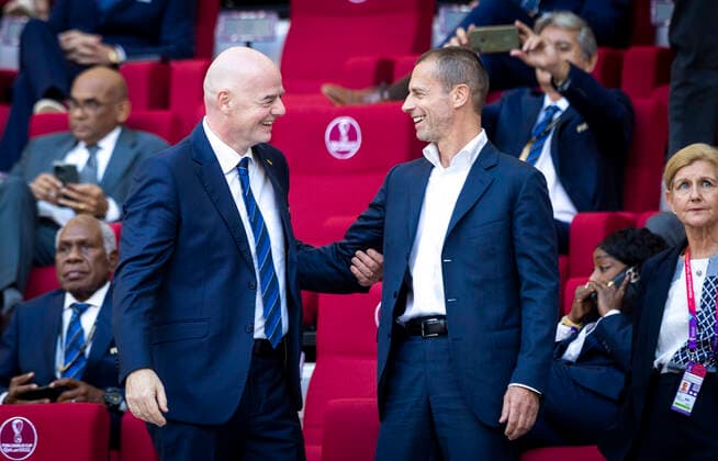 Doha, Qatar 21st Nov, 2022 FIFA president Giovanni Infantino L UEFA president Aleksander Ceferin England Iran World Cup 2022 in Qatar 21 11 2022 Credit Moritz Müller