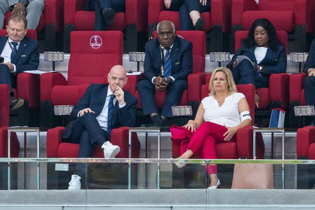 221123 Gianni Infantino, president of Fifa, alongside Nancy Faeser, interior minister of Germany, who is seen wearing the OneLove armband ahead of the FIFA World Cup 2022 football match between Germany and Japan on November 23, 2022 in Doha Photo Joel Marklund BILDBYRAN code JM JM0384 bbeng football football soccer fotball world cup football world cup football world cup 2022 fifa world cup 2022 Germany Germany Japan,  Copyright: JOELxMARKLUND BB221123JM039