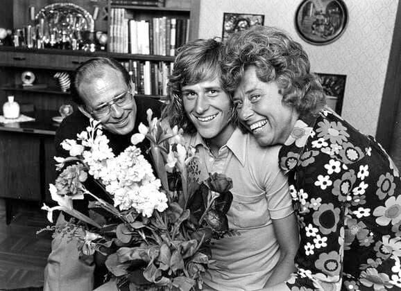 SÖDERTÄLJE 1974 Björn Borg on his 18th birthday with his father Rune and mother Margareta Photo Jacob Forsell XP SCANPIX Code 14 AFTONBLADET OUT SÖDERTÄLJE SWEDEN x14x  Copyright: xJacobxForsellx xXPx xTTx BORG FAMILJ
