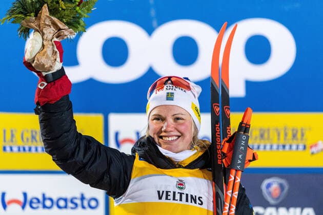 221125 Emma Ribom of Sweden celebrates on the podium after winning womens sprint final during the FIS Cross Country World Cup on November 25, 2022 in Ruka Photo Johanna Wallen BILDBYRAN code JW JW0041 skiing cross country skiing cross country skiing world cup fis cross country world cup sprint women bbeng final jubel sweden sweden,  Copyright: JOHANNAxWALLEN BB221125JW104