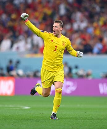 FUSSBALL WM 2022 VORRUNDE GRUPPE E Spain Germany 27 11 2022 Goalkeeper Manuel Neuer Germany cheers after the disallowed 0 1
