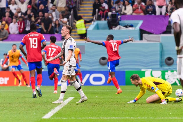 01 12 2022, Football World Cup 2022 in Qatar, preliminary round, 3 matchday, Costa Rica Germany, Al Bayt Stadium Al Khor , goal celebration Yeltsin Tejeda and Joel Campbell Costa Rica , David Raum Germany and goalkeeper Manuel Neuer re, Germany frustrated
