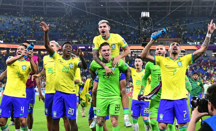 Football, World Cup, 2022, Men, Qatar, 6 Round of 16, Stadium 974t Stadium Brazil South Korea 4 1 final cheer Brazil, Marquinhos BRA , Vinicius Jr BRA , Ederson BRA , Bruno Guimaraes BRA , Lucas Paqueta BRA cheer, joy, action FIFA REGULATES PROHIBIT ANY USE OF PHOTOGRAPHS AS IMAGE SEQUENCES AND OR QUASI VIDEO