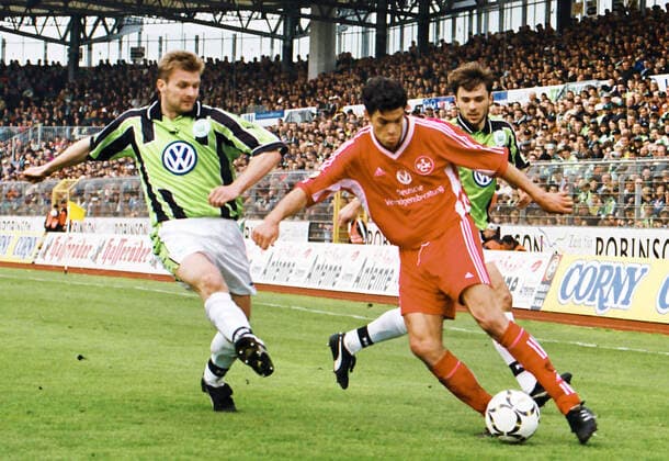 From 1 BL season 1998 99 VfL Wolfsburg 1 FC Kaiserslautern 2 1 on 10 04 1999 In the photo on the ball FC player Michael Ballack against left Andrzej Juskowiak and Krzysztof Nowak