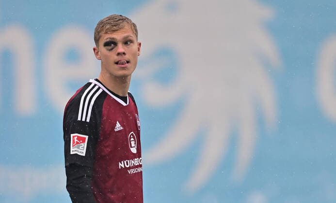 16 12 2022 football season 2022 2023 test match friendly match preparation match TSV 1860 Munich lions 1 FC Nuremberg FCN club Louis Breunig 32, 1 FC Nuremberg FCN with blue eye violets