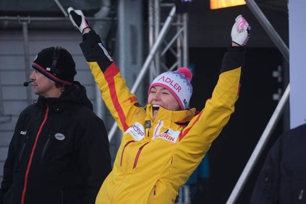 07 01 2023 xkhx VELTINS EisArena Winterberg BMW IBSF BOB SKELETON WELTCUP WINTERBERG Monobob Women Joy and jubilation for the winner on her home track Laura Nolte GER