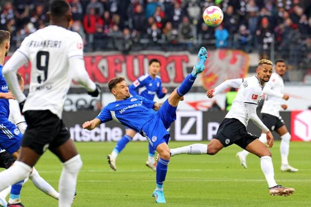Frankfurt, Germany 21 January 2023 1 BL 2022 2023 Eintracht Frankfurt vs FC Schalke 04 v li in duel Jordan Larsson Schalke vs Djibril Sow Frankfurt DFB regulations prohibit any use of photographs as image sequences and or quasi video Deutsche Bank Park Hessen Copyright: xFotostandx xRacochax