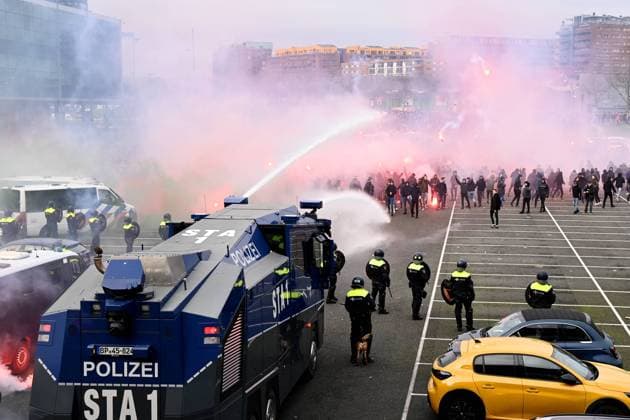 ROTTERDAM Crowd ahead of the Dutch premier league match between Feyenoord and Ajax at Feyenoord Stadion de Kuip on January 22, 2023 in Rotterdam, Netherlands ANP OLAF KRAAK Dutch Eredivisie 2022 2023 xVIxANPxSportx xxANPxIVx 461310133 originalFilename: 461310133.jpg
