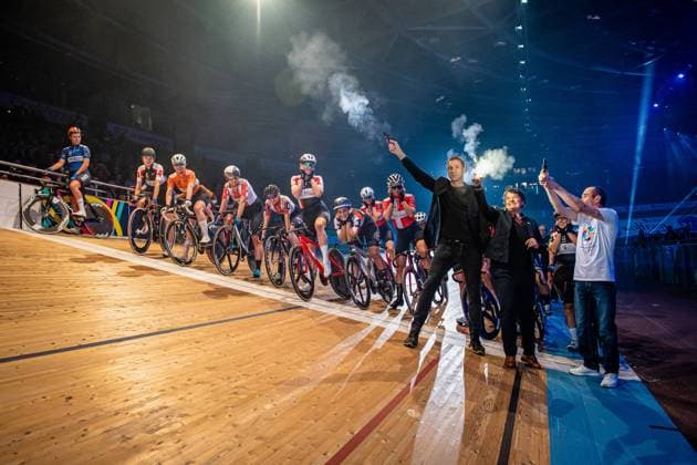 Starting shot Six Day Berlin, Sixstagerennen Berlin 2023 Starting shot with Nicola Böcker Giannini, State Secretary Robert Herberg, Special Olympics athlete and Jens Voigt to the 110 Sixstagerennen Berlin 2023 Six Day in the Velodrom at the Landsberger Alle Paul Heyse Strasse 29 Prenzlauer Berg Berlin Pankow Germany The traditional Sixstagerennen took place from 27 January to 29 January 2023 Six Day, Sixdays Sixday