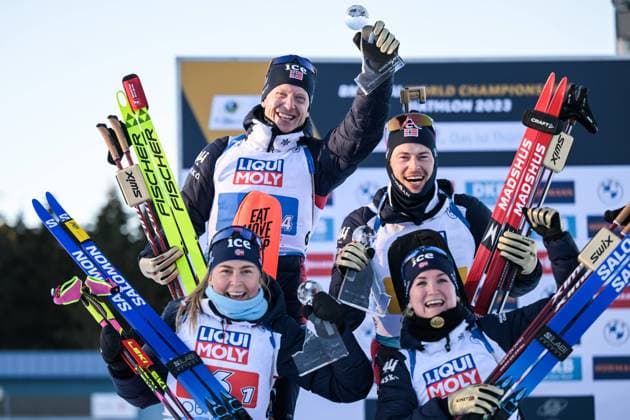 230208 Johannes Thingnes Bo of Norway, Ingrid Landmark Tandevold of Norway, Sturla Holm Laegreid of Norway and Marte Olsbu Roiseland of Norway celebrate after the 4x6 km Mixed Relay during the IBU Biathlon World Championships on February 8, 2023 in Oberhof Photo Mathias Bergeld BILDBYRAN code MB MB0532 biathlon biathlon biathlon biathlon world championships ibu world championships biathlon world championships day 1 bbeng mixed relay mixed relay relay mixed relay norge jubel,  Copyright: MATHIASxBERGELD BB230208MB084