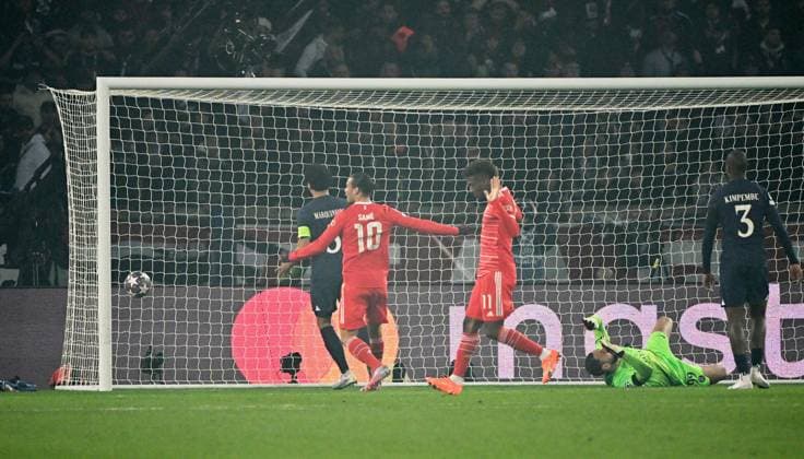 Football, men, season 2022 2023, Champions League round of 16, first leg , Paris Saint Germain FC Bayern Munich, v l Leroy Sane FC Bayern Munich , Kingsley Coman FC Bayern Munich , cheering after goal to 0 1, 14 02 2023, Copyright: xMatthiasxKochx