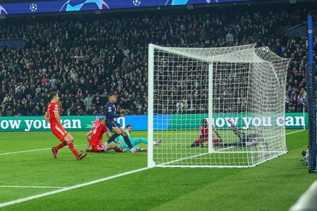 14 02 2023, Football, 2022 2023 season, Champions League, Round of 16, Paris SG FC Bayern Munich, Kylian Mbappe Paris SG scores goal to equalize 1-1 but it is disallowed for offside Paris Parc des Princes France xRHR PHOTO TRx Copyright: TimxRehbein RHR-FOTOx RHR-FOTO TR