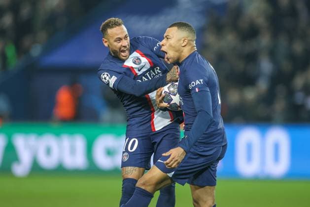 14 02 2023, football, 2022 2023 season, champions league, round of 16, Paris SG FC Bayern Munich, v l Neymar Paris SG , Kylian Mbappe Paris SG cheer Paris Parc des Princes France xRHR PHOTO TRx Copyright: TimxRehbein RHR-FOTOx RHR-FOTO TR