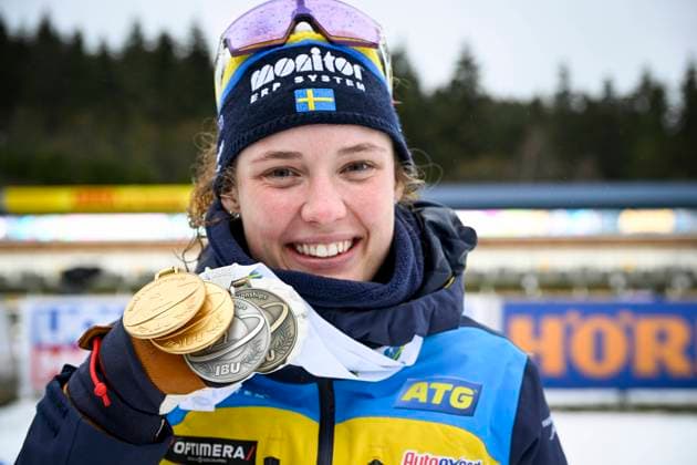 OBERHOF 20230219 Swedens Hanna Öberg with her medals after the womens mass start, 12.5 km where Hanna won gold and which ends the Biathlon World Cup in German Oberhof Oberhof Germany x10040x,  Copyright: xAndersxWiklund TTx SKIDSKYTTE-VM 2023