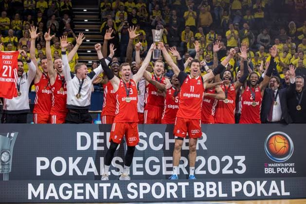 Oldenburg, Lower Saxony, DEU, 19 02 2023, FC Bayern Munich Basketball is BBL Cup Winner EWE Baskets Oldenburg vs FC Bayern Munich Basketball BBL Cup Final Top Four 2023 BBL Cup Final EWE Baskets Oldenburg vs FC Bayern Munich Basketball